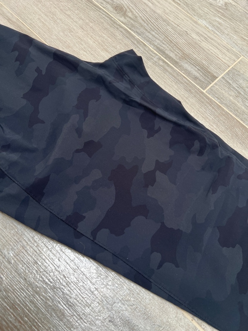 lululemon athletica Men's Black Camo Joggers - Picture 7 of 10